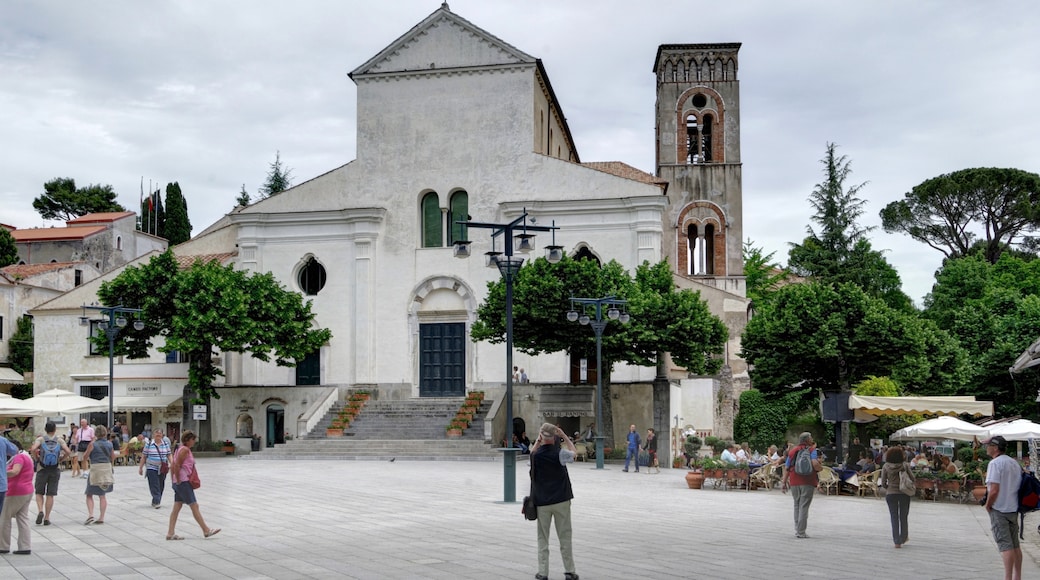 "Ravellos katedral"-foto av Berthold Werner (CC BY-SA) / Urklipp från original