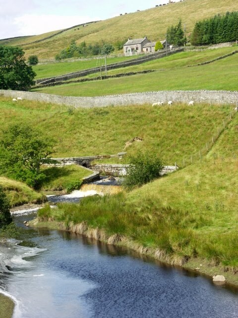 Photo "Hunderthwaite" by David Ayrton (CC BY-SA) / Cropped from original