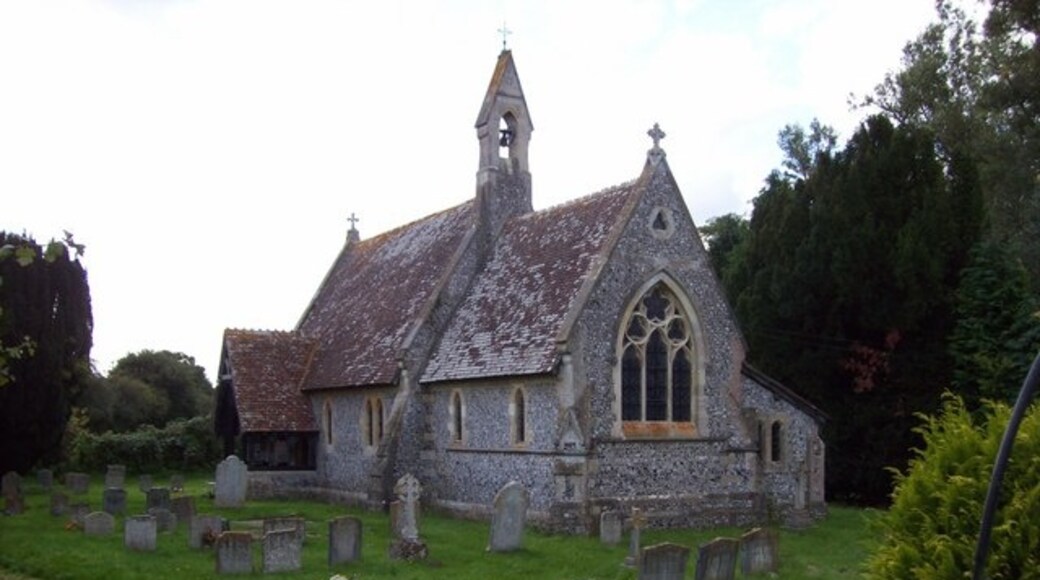 Photo "Grimstead" by Chris Talbot (CC BY-SA) / Cropped from original