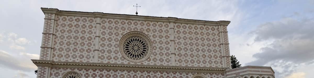 Photo "L'Aquila 2015" by Ra Boe / Wikipedia (Creative Commons Attribution-Share Alike 3.0 de) / Cropped from original
