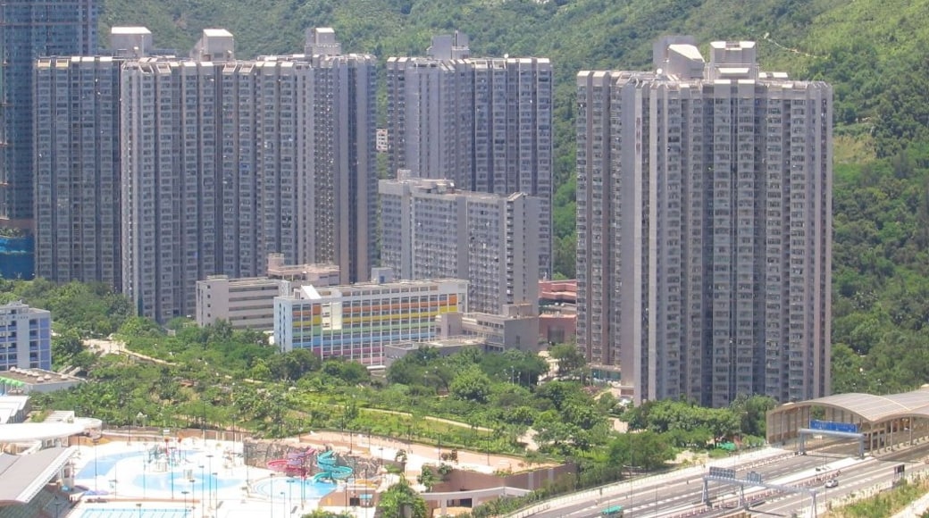 Photo "Tseung Kwan O" by Baycrest (CC BY-SA) / Cropped from original