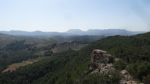 Photo "Bellmunt de Priorat" by EliziR (CC BY-SA) / Cropped from original
