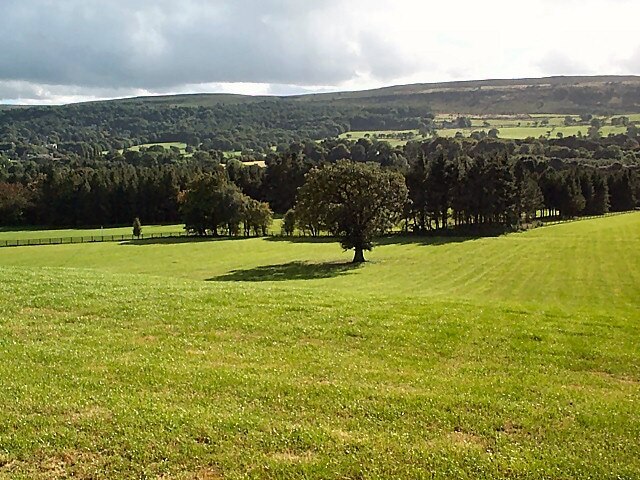 Foto “Nesfield con Langbar” tomada por David Spencer (CC BY-SA); recorte de la original