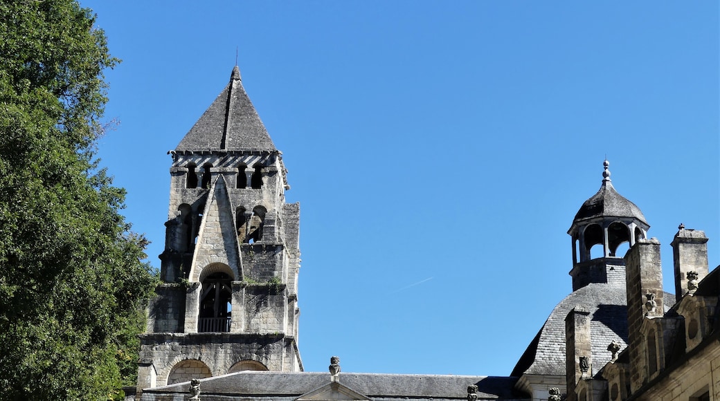 Bildet «Brantome klosterkirke» tatt av Père Igor (CC BY-SA) / originalbilde beskjært