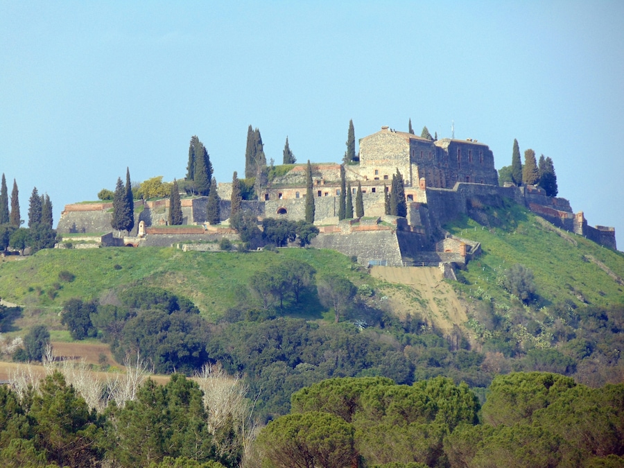 Muralla i castell (Hostalric)