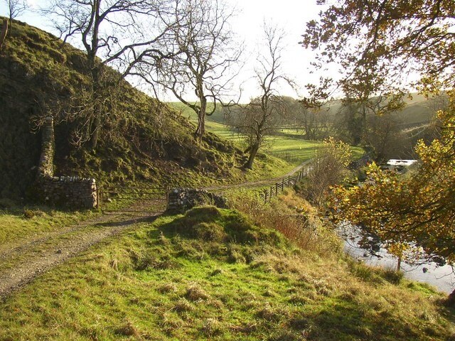 Foto “Otterburn” tomada por Humphrey Bolton (CC BY-SA); recorte de la original