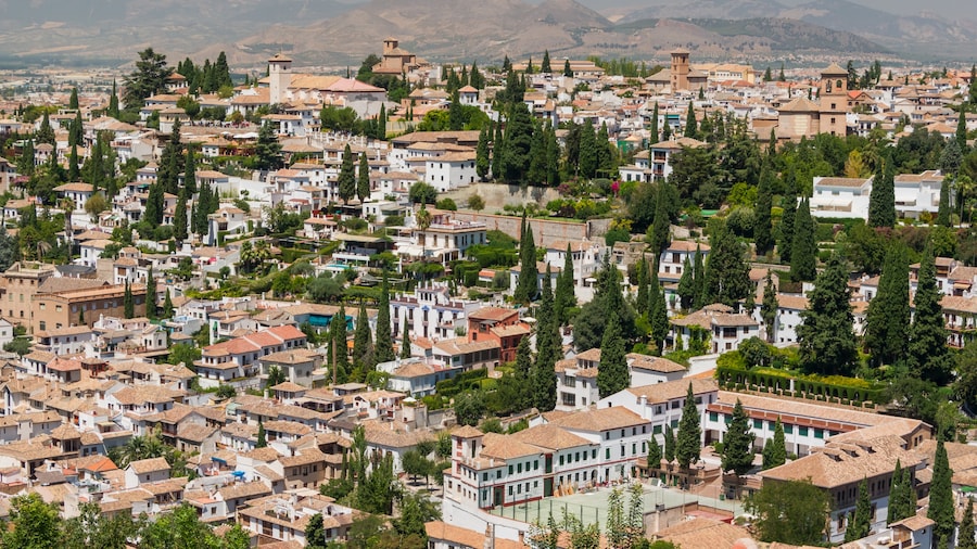 Photo "Albaizin from Generalife, Granada, Andalusia, Spain" by undefined (Creative Commons Zero, Public Domain Dedication) / Cropped from original