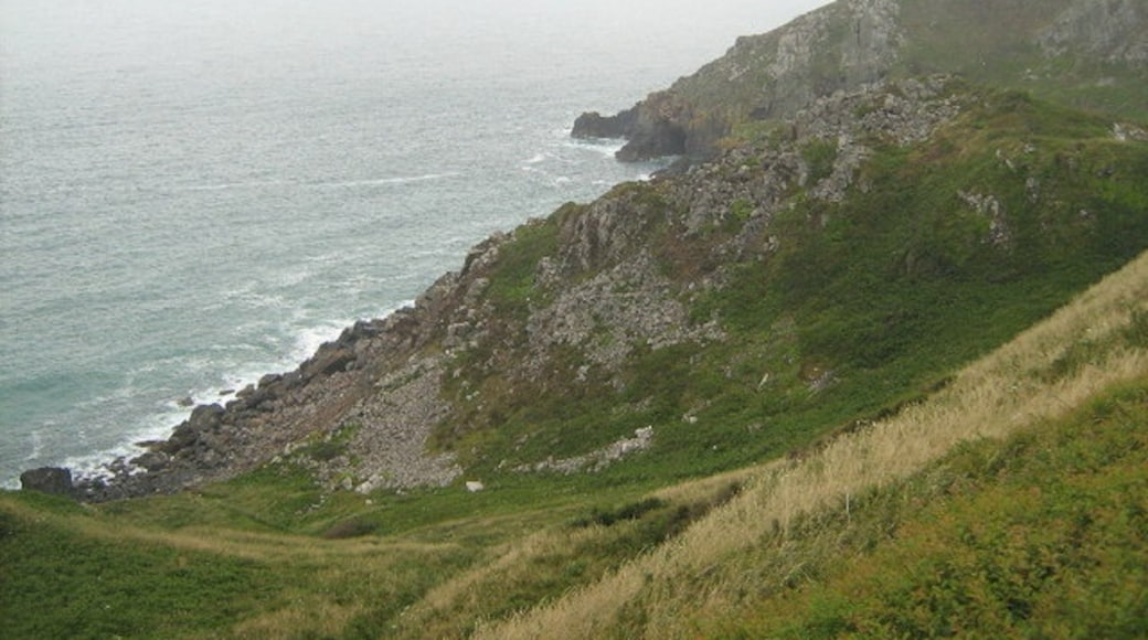 Photo "Porthzennor Cove" by David Medcalf (CC BY-SA) / Cropped from original