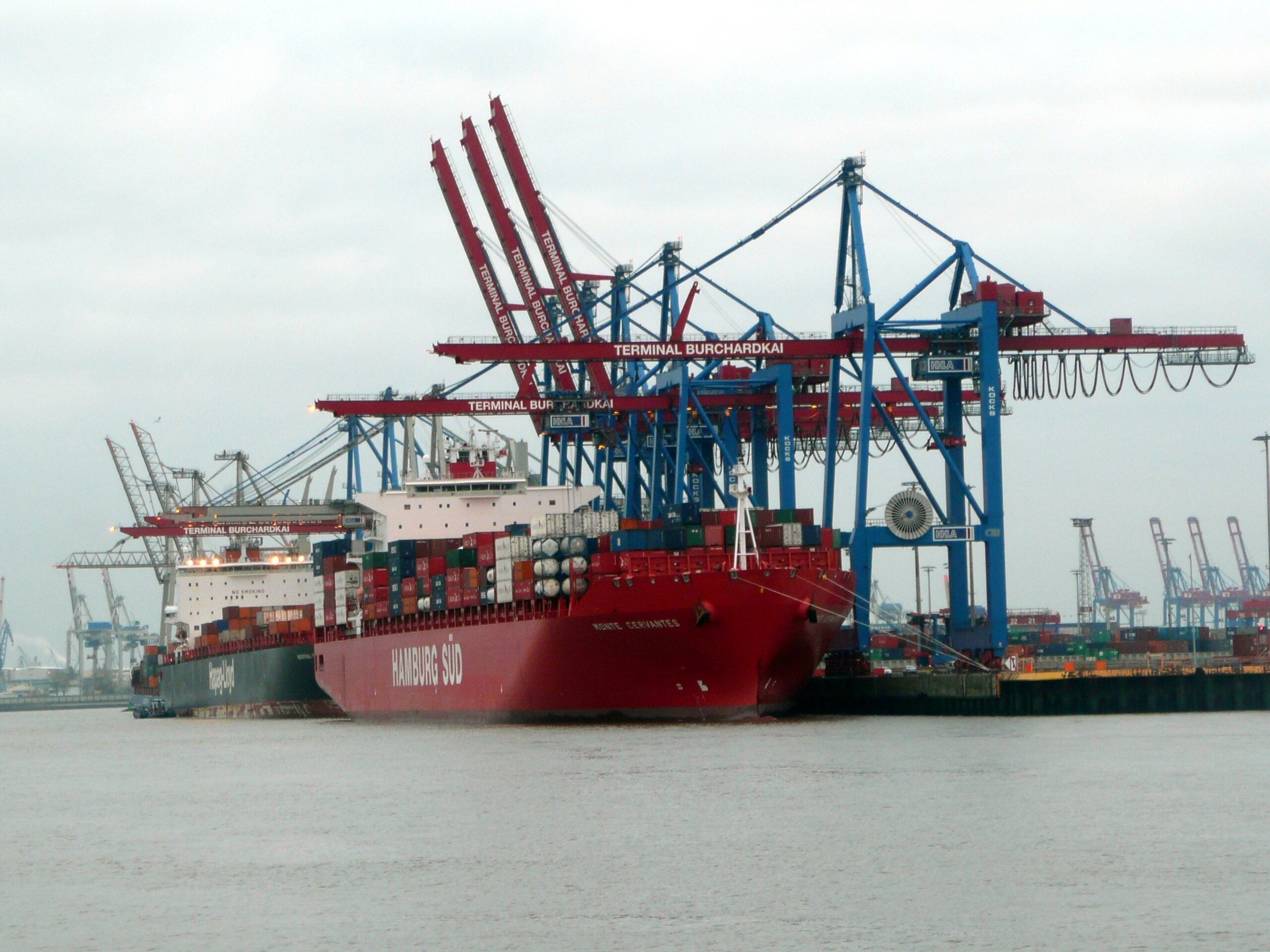 Photo "Waltershof" by Reading Tom (CC BY) / Cropped from original