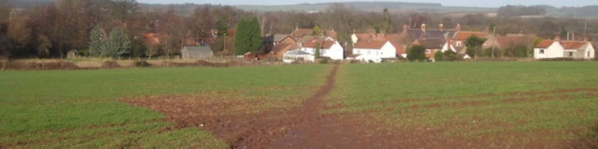 Photo "Footpath" by Jim Thornton (Creative Commons Attribution-Share Alike 2.0) / Cropped from original