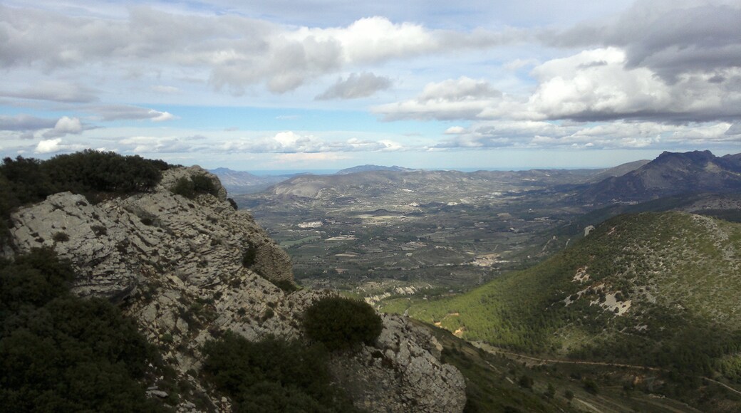 Photo "Benifallim" by bladimiro (CC BY-SA) / Cropped from original