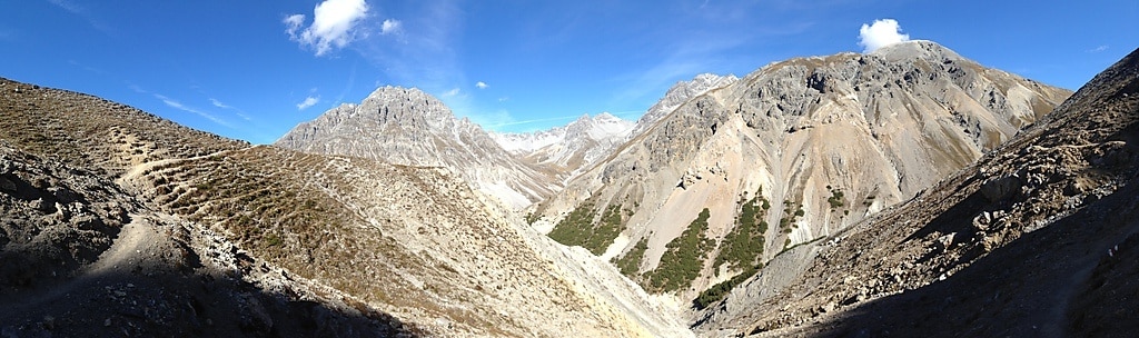 Foto „Tschierv“ von Vasile Cotovanu (CC BY)/zugeschnittenes Original