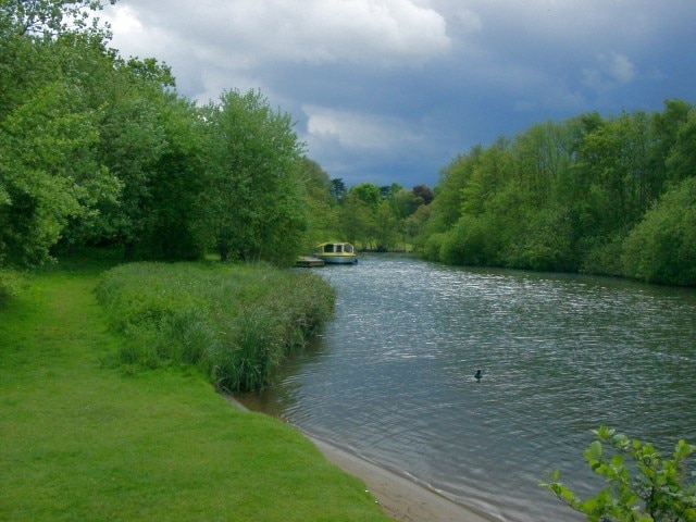 Mooring on the river Bure below Wroxham Church