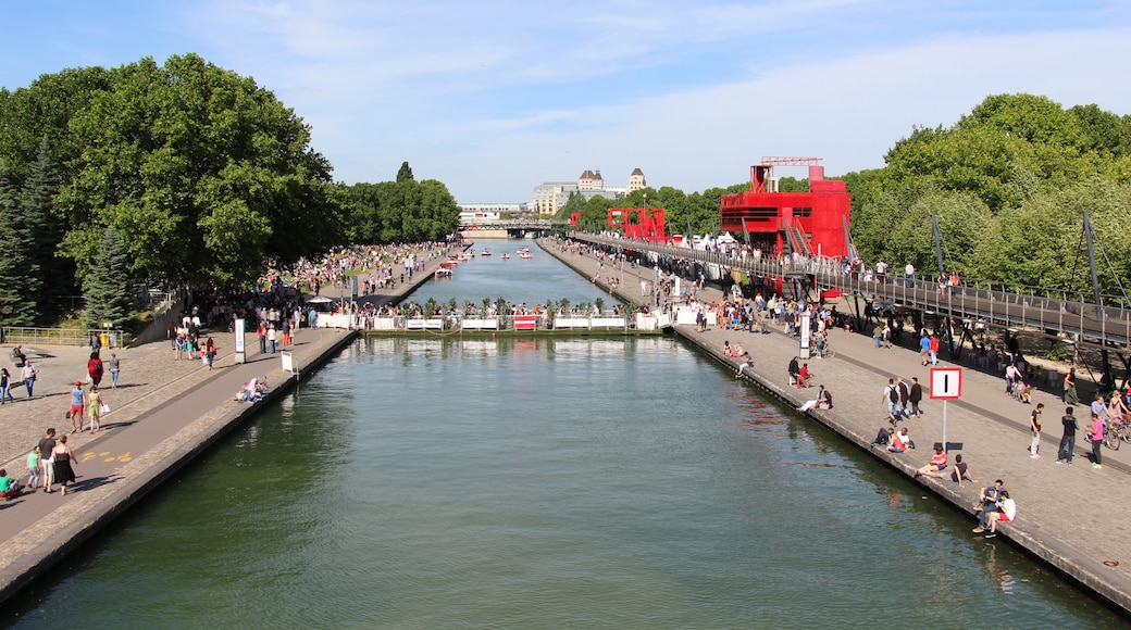 Foto "Canal de l'Ourcq" oleh Fred Romero (CC BY) / Dipotong dari foto asli