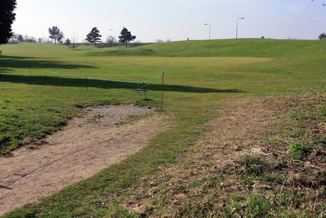 Photo "Bilton" by Peter Church (CC BY-SA) / Cropped from original