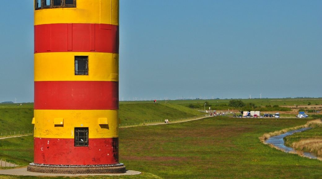 Photo "Pilsumer Lighthouse" by Carschten (CC BY-SA) / Cropped from original