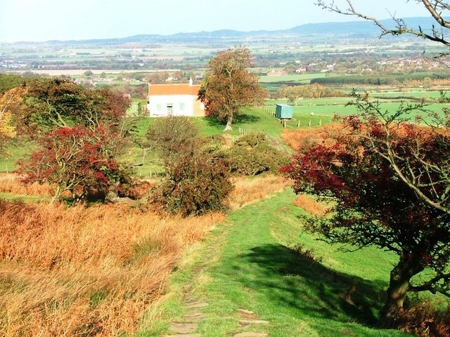 Foto “Kirkby” tomada por Mick Garratt (CC BY-SA); recorte de la original