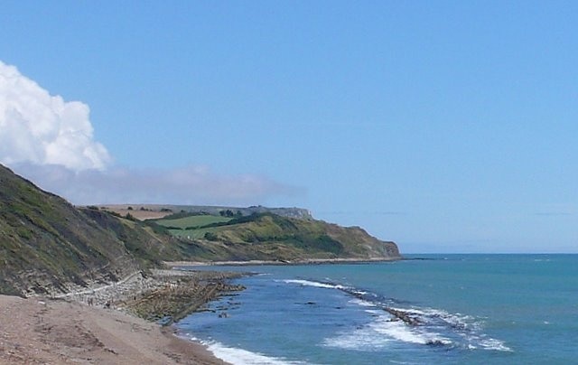 Black Head Beach and Ledges View along the beach from the NW corner of the square showing the exposure of the Corallian beds offshore