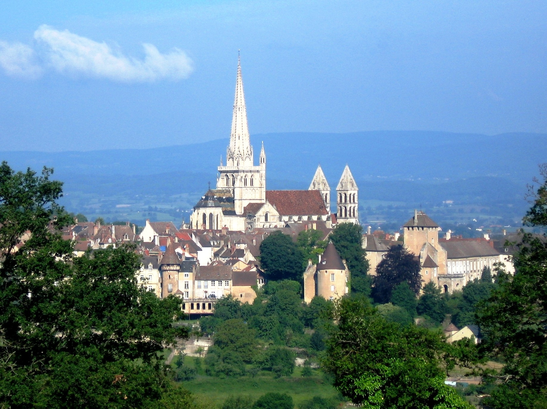 Visita Autun: El mejor viaje a Autun, Bourgogne-Franche-Comté, del 2023|  Turismo con Expedia