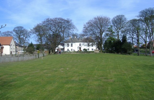 Photo "Burdon" by Roger Cornfoot (CC BY-SA) / Cropped from original