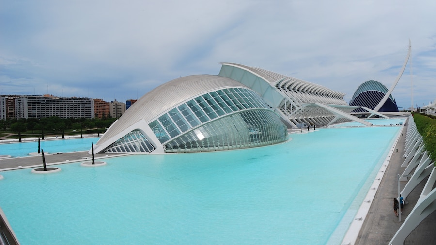 Photo "Valencia" by cisko66 (Creative Commons Attribution 3.0) / Cropped from original