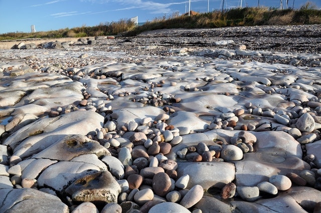 Pebbles and boulders - Sully Bay