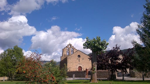 Photo "Sainte-Leocadie" by Castellbo (CC BY-SA) / Cropped from original
