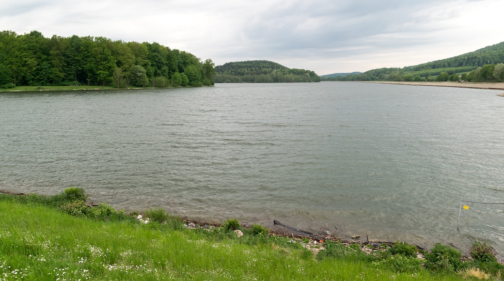 Photo "Lake Schieder" by Tsungam (CC BY-SA) / Cropped from original