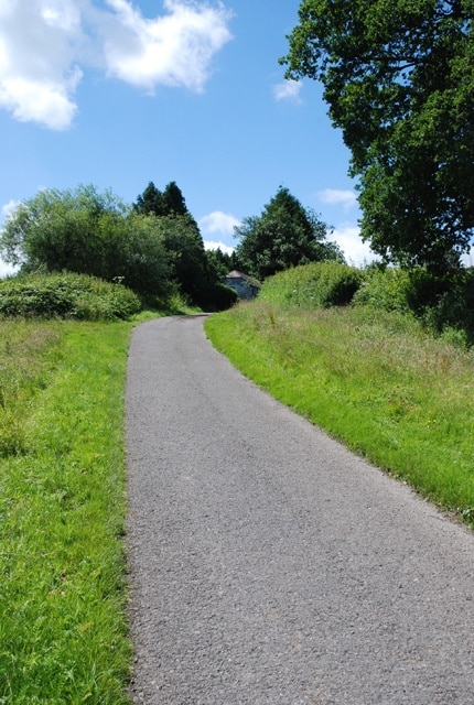 Road to Hart Hill Farm Quite a steep, very narrow road.