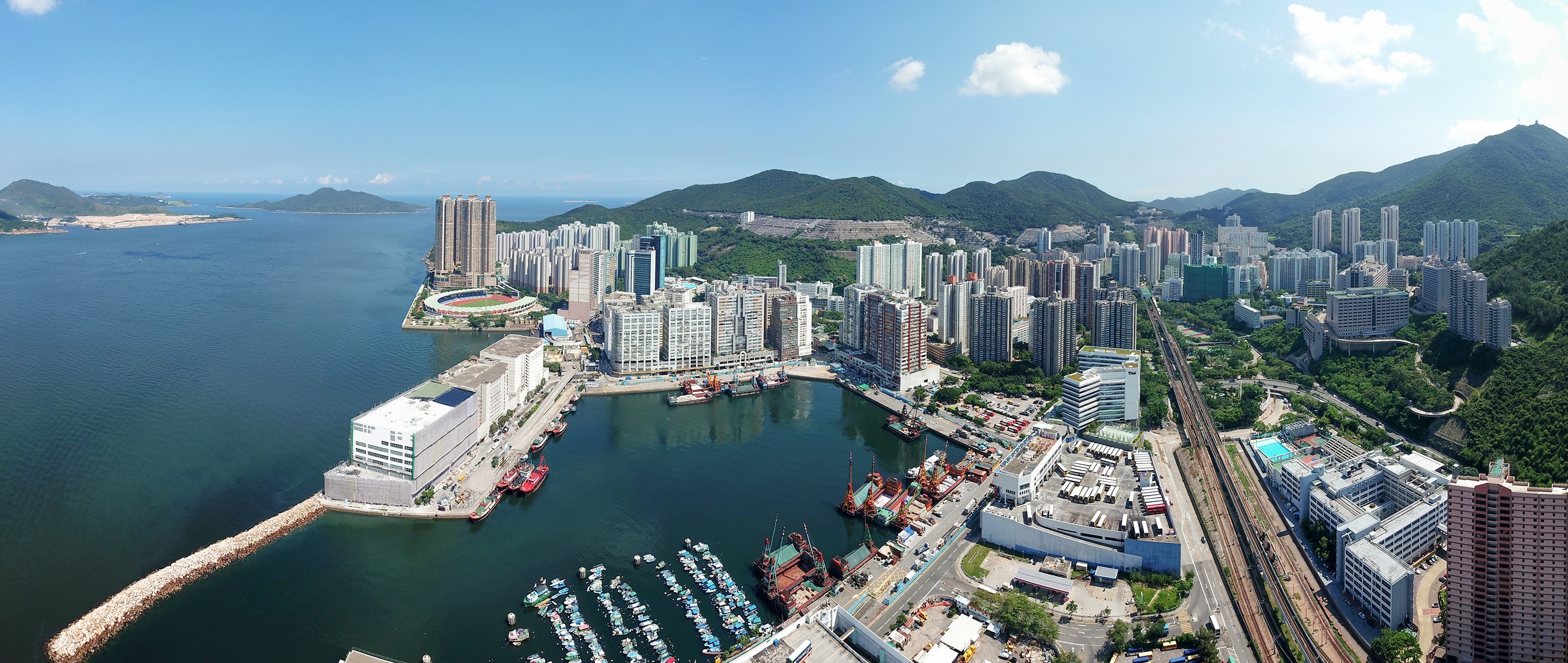 Photo "Chai Wan" by Wpcpey (page does not exist) (CC BY-SA) / Cropped from original