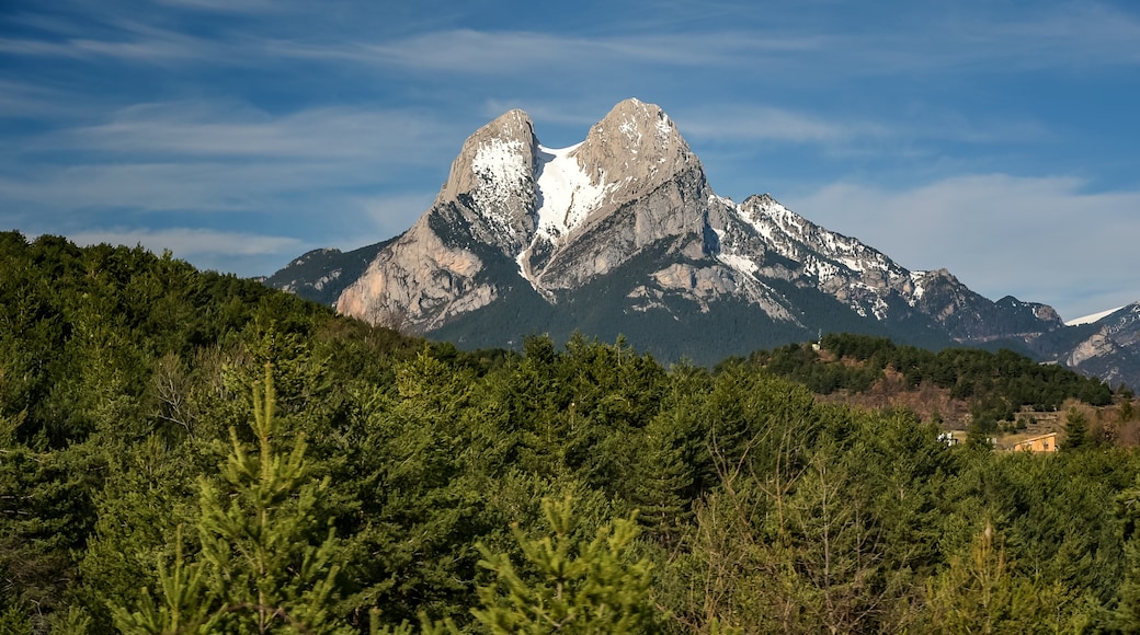 Foto "Montaña Pedraforca" por Jorge Franganillo (CC BY) / Recortada de la original