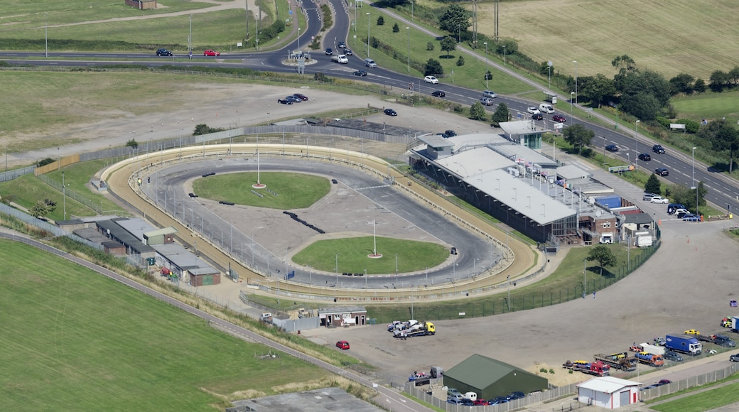 Foto „West Caister“ von John Fielding (CC BY)/zugeschnittenes Original