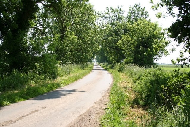 Kuva ”Helpringham” käyttäjältä Richard Croft (CC BY-SA) / rajattu alkuperäisestä kuvasta