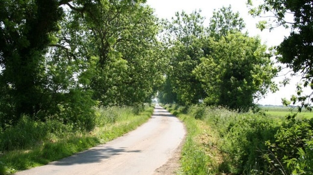 Photo "Helpringham" by Richard Croft (CC BY-SA) / Cropped from original