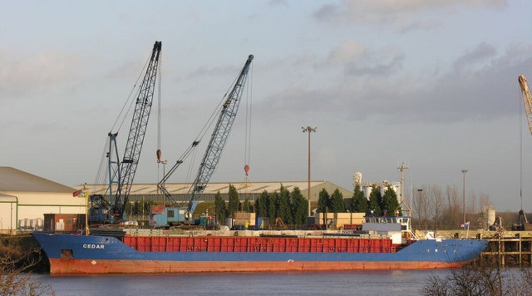 Photo "Hook" by George Robinson (CC BY-SA) / Cropped from original