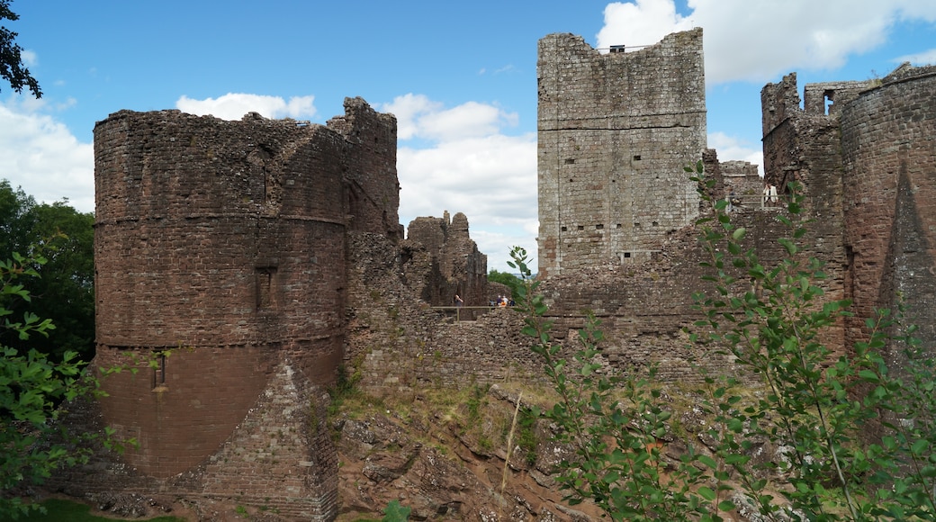Foto "Castillo de Goodrich" por Uukgoblin (page does not exist) (CC BY-SA) / Recortada de la original