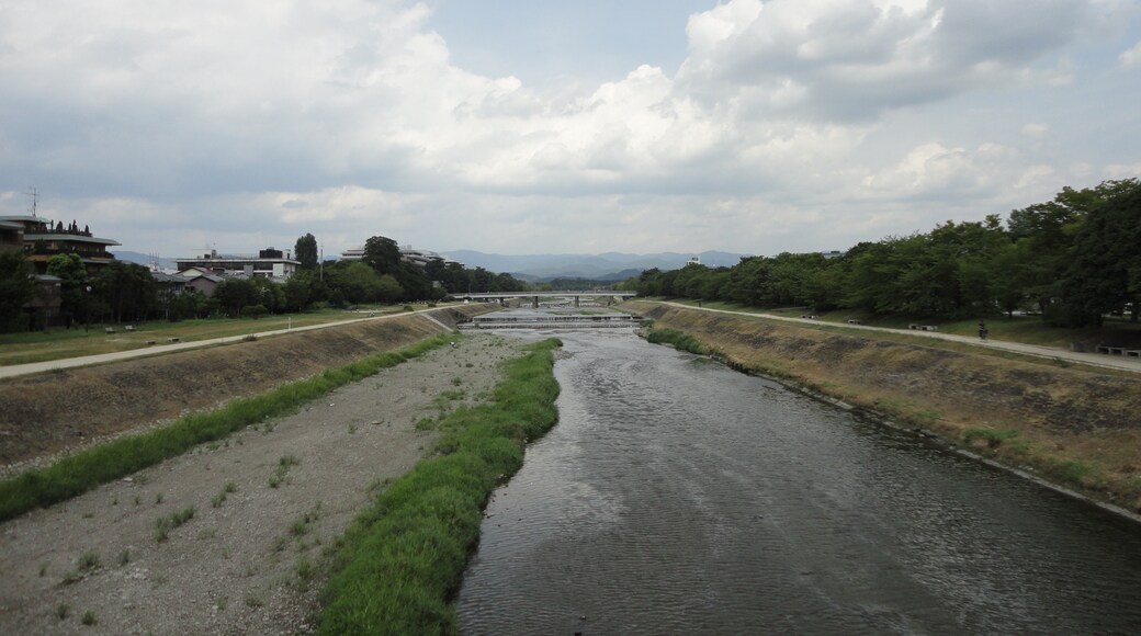 Photo "Kamo River" by kanesue (CC BY) / Cropped from original