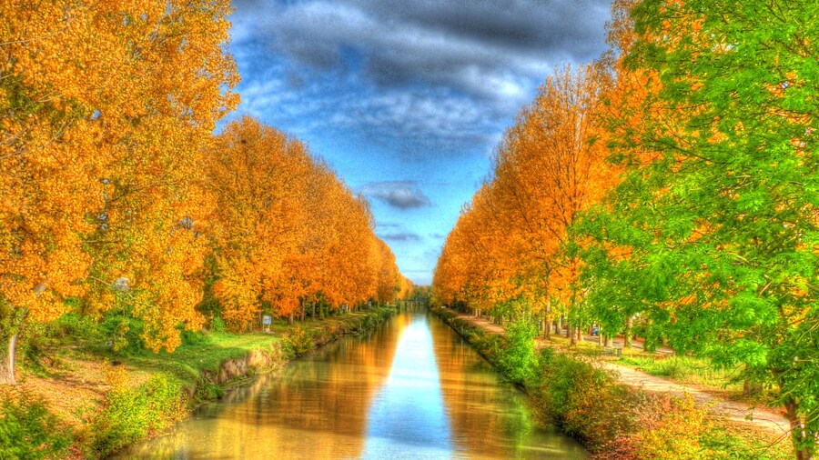 Photo "Le canal de Chelles" by Romain.D.C (Creative Commons Attribution 3.0) / Cropped from original
