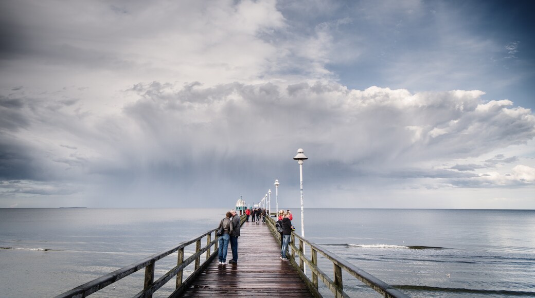 Foto "Playa de Zinnowitz" por Baumschlumpf (page does not exist) (CC BY-SA) / Recortada de la original