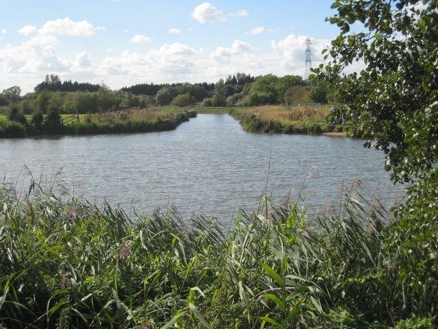 Junction of White Horse Cut with the Thames White Horse Cut is a new section of canal (opened in 2006) joining the Thames with Drayton Lock on the line of the historic Wilts & Berks Canal.