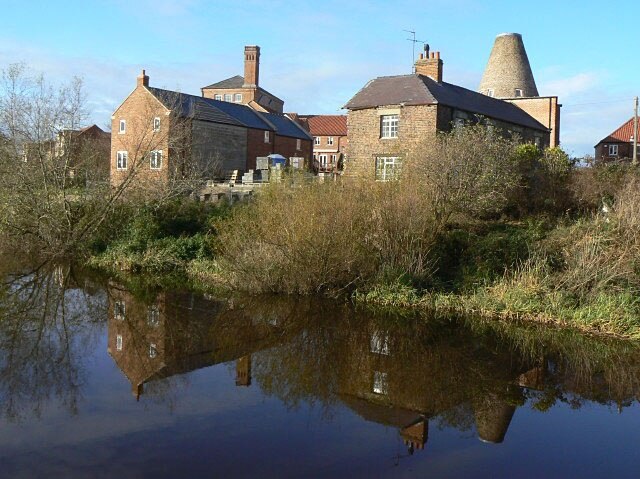 Photo "Langthorpe" by Alan Murray-Rust (CC BY-SA) / Cropped from original