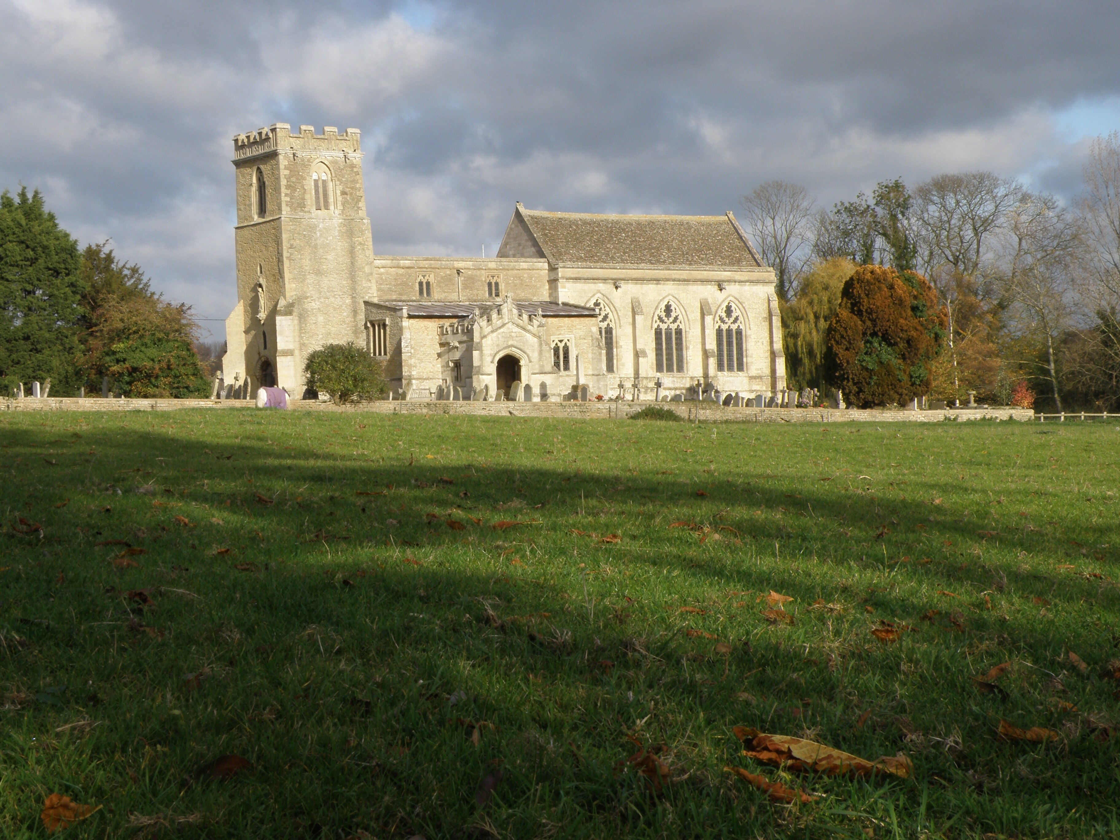 Foto “Cotterstock” tomada por Michael Trolove (CC BY-SA); recorte de la original