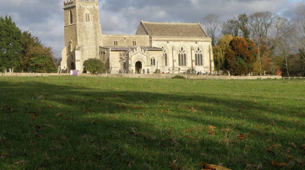 Foto “Cotterstock” tomada por Michael Trolove (CC BY-SA); recorte de la original