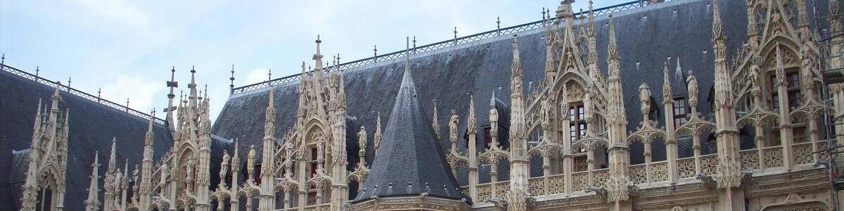Photo "Palais de justice de Rouen." by Giogo (Creative Commons Attribution-Share Alike 3.0) / Cropped from original