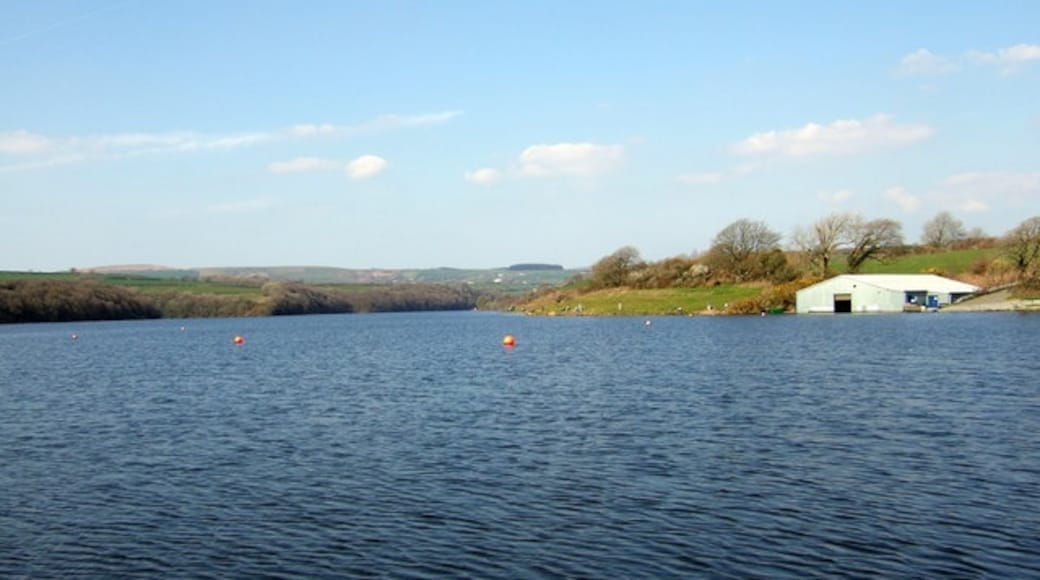 Photo "Llys-y-fran Reservoir and Country Park" by ceridwen (CC BY-SA) / Cropped from original