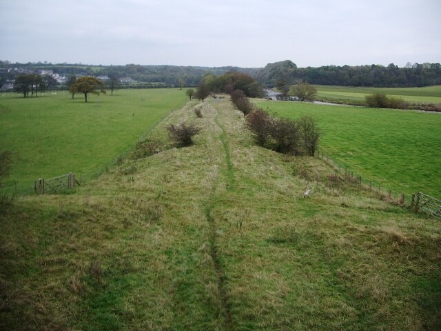 Foto "Camerton" de Alexander P Kapp (CC BY-SA) / Recortada do original