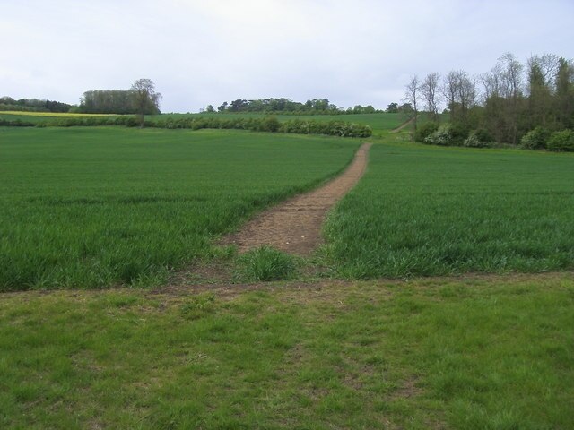 Photo "Upper Winchendon" by Shaun Ferguson (CC BY-SA) / Cropped from original