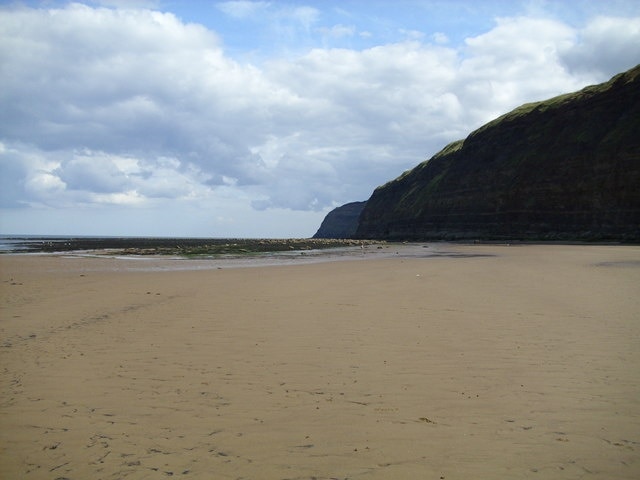 Foto “Sorres de Cattersty” feta per Gordon Hatton (CC BY-SA). Retallada de l’original.