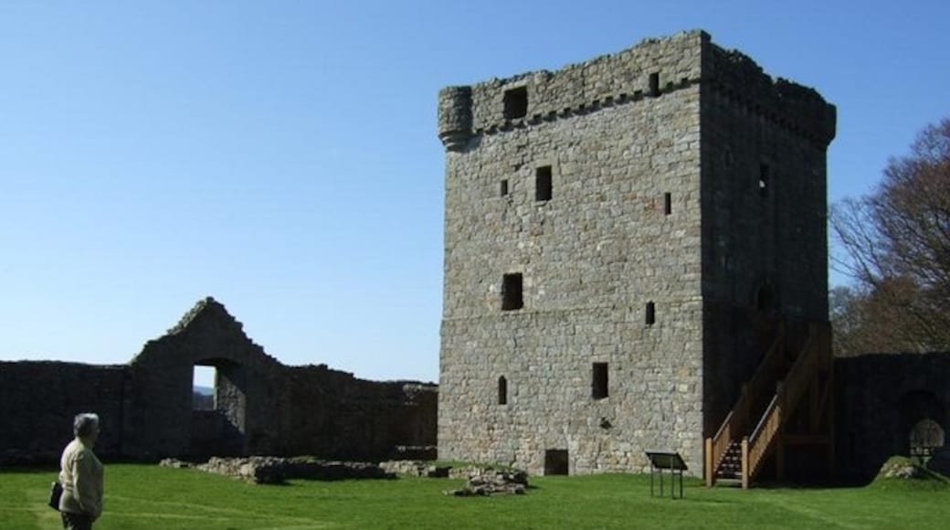 Foto "Castelo de Loch Leven" de Simon Johnston (CC BY-SA) / Recortada do original