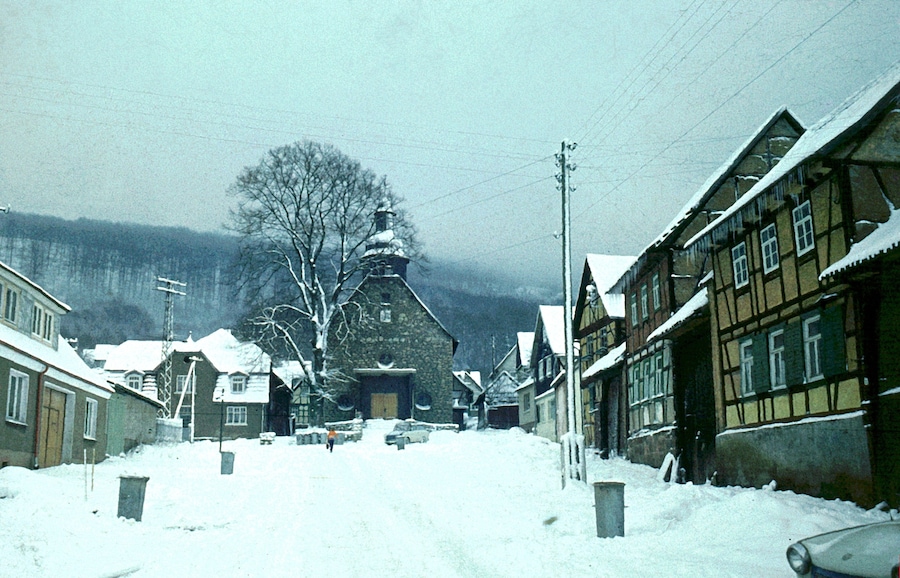 Vollenborn (Deuna), view from the Hauptstraße to the village church